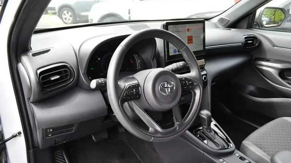 TOYOTA Yaris -