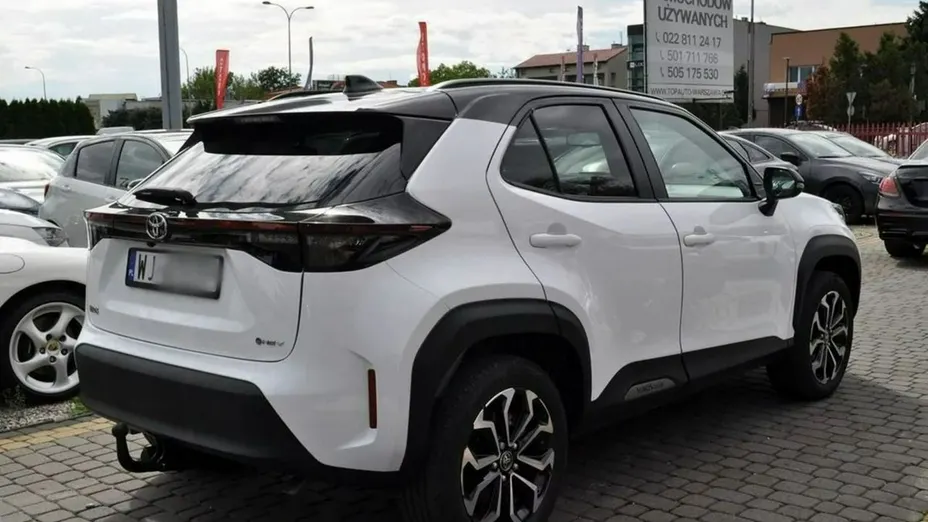 TOYOTA Yaris -