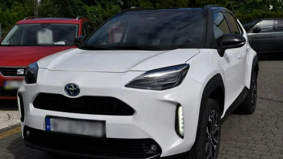 TOYOTA Yaris -