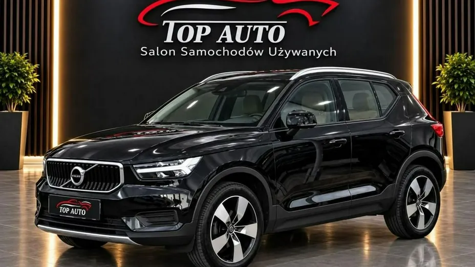 VOLVO XC40 -