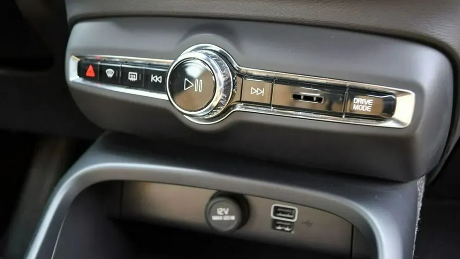 VOLVO XC40 -