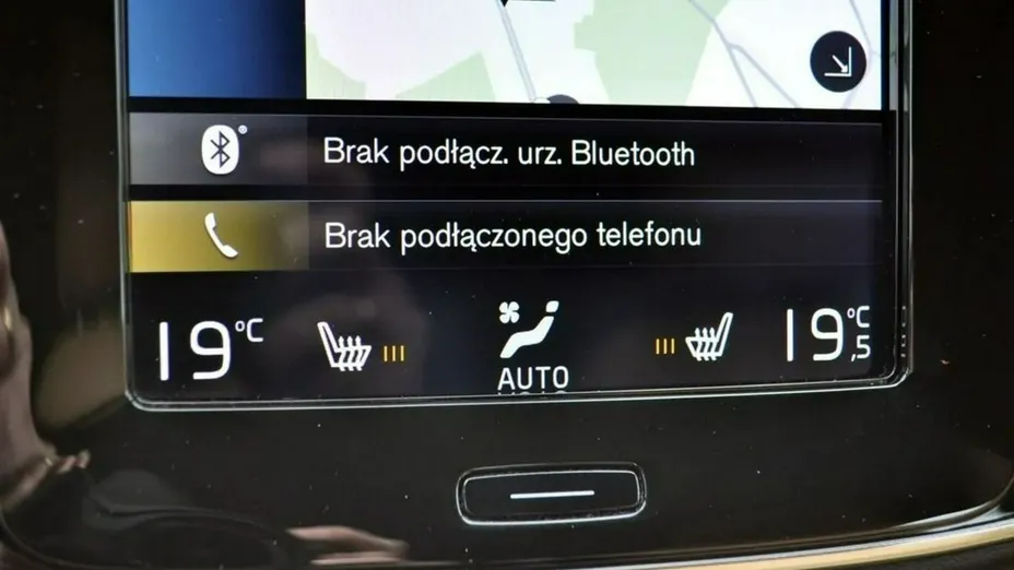 VOLVO XC40 -