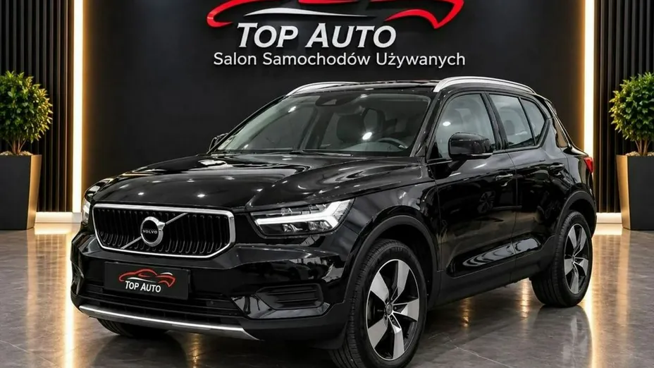 VOLVO XC40 -