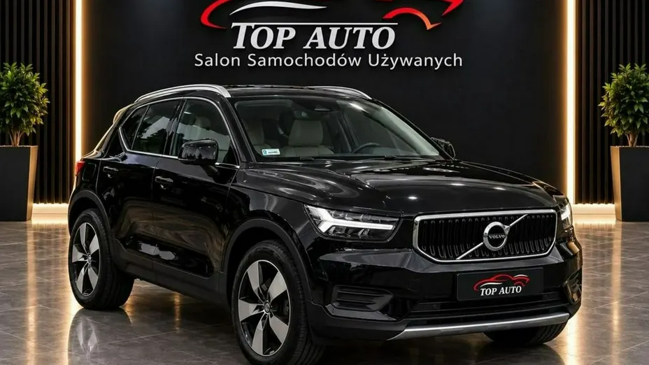 VOLVO XC40 -