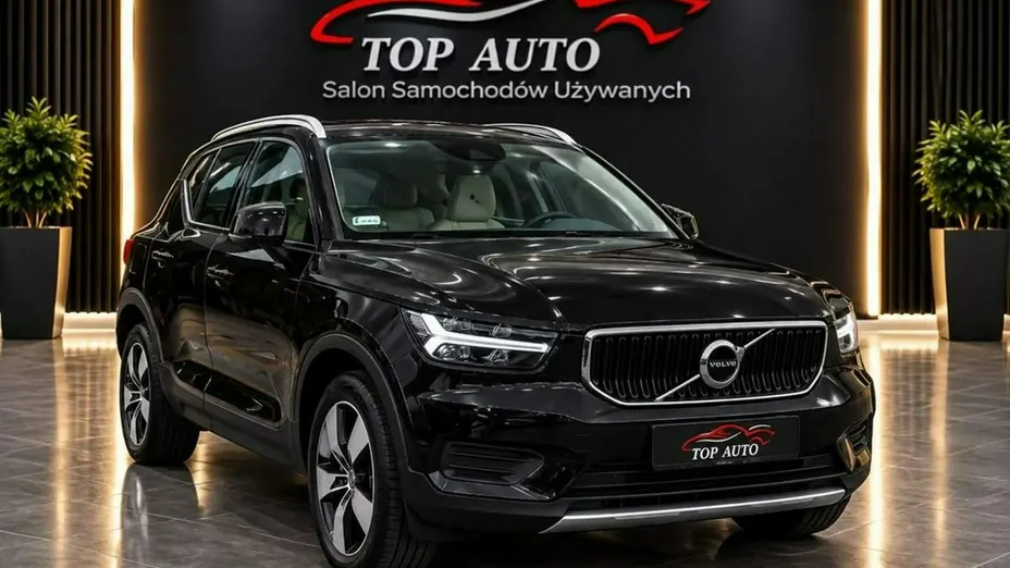 VOLVO XC40 -