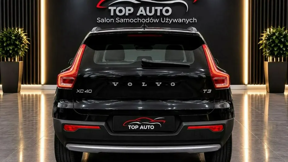 VOLVO XC40 -