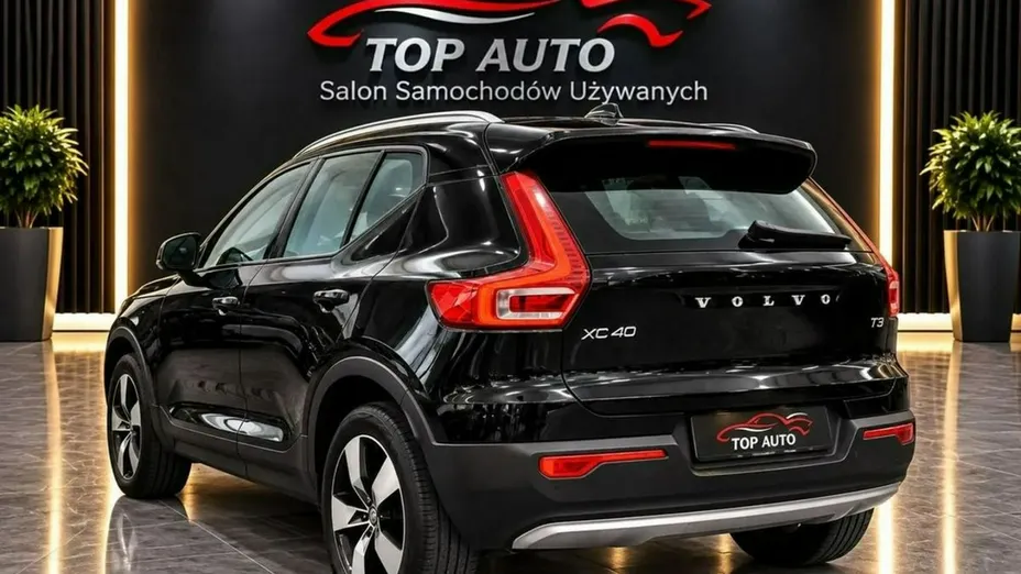 VOLVO XC40 -