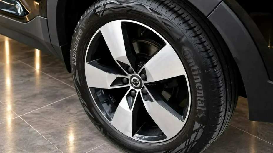VOLVO XC40 -