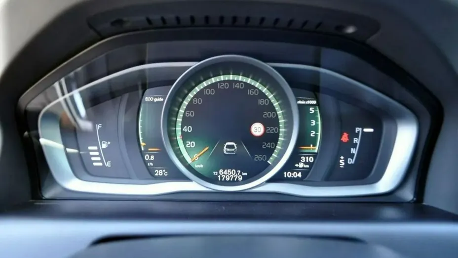 VOLVO XC60 -
