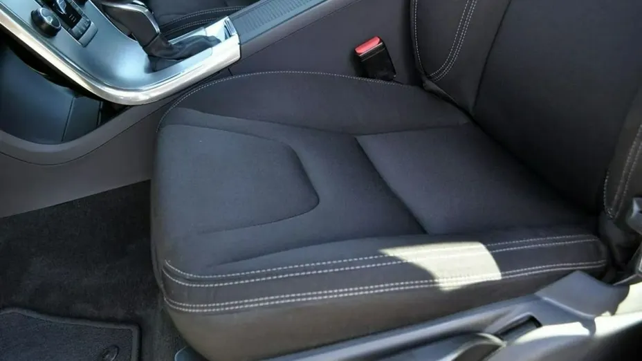 VOLVO XC60 -