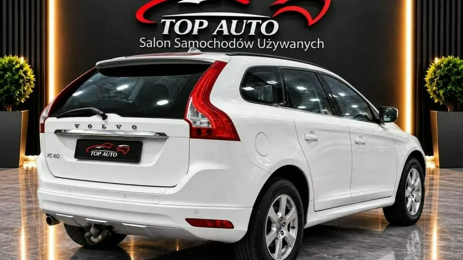 VOLVO XC60 -