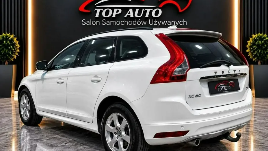 VOLVO XC60 -