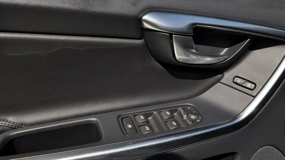 VOLVO XC60 -