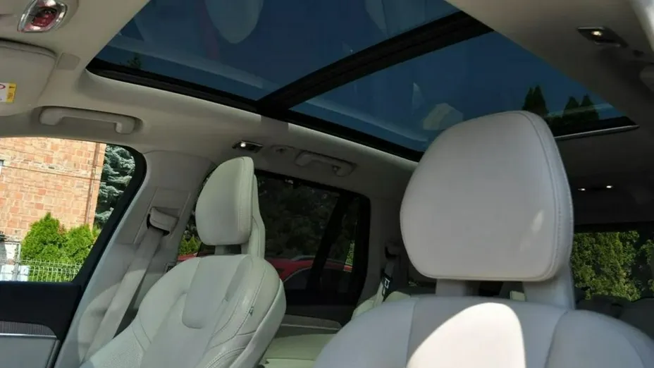VOLVO XC90 -