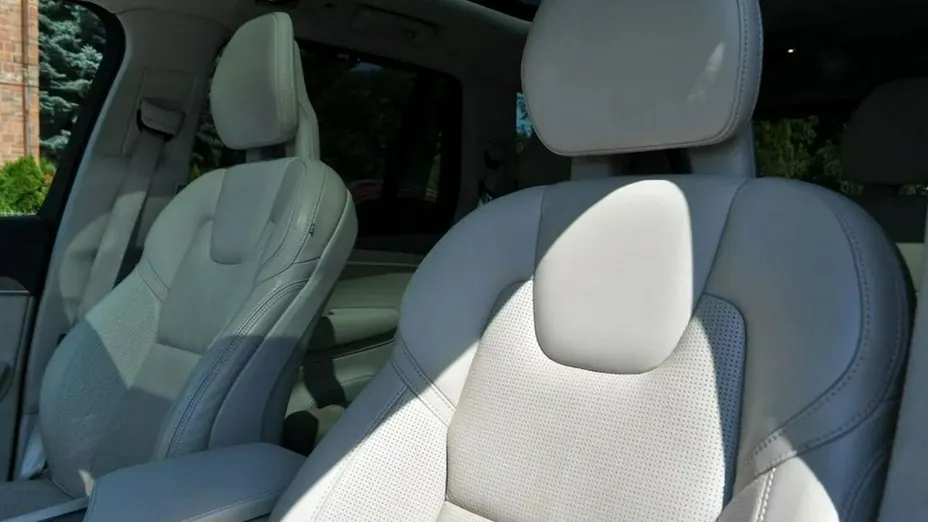 VOLVO XC90 -