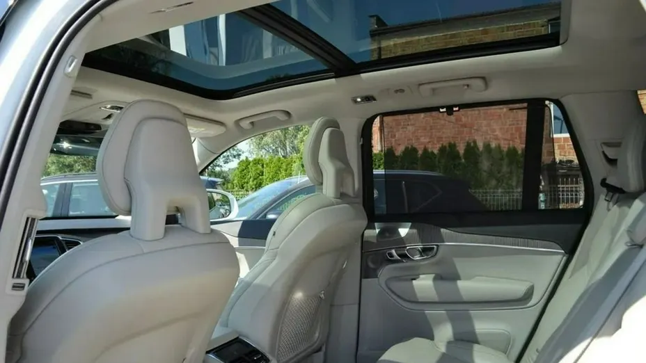 VOLVO XC90 -