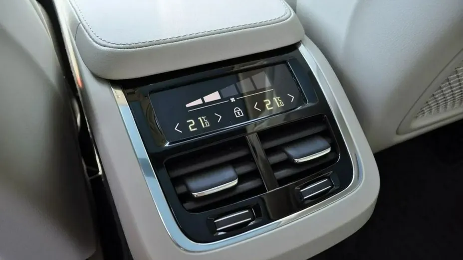 VOLVO XC90 -