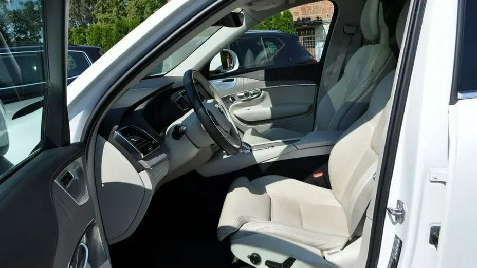 VOLVO XC90 -