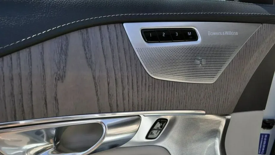 VOLVO XC90 -