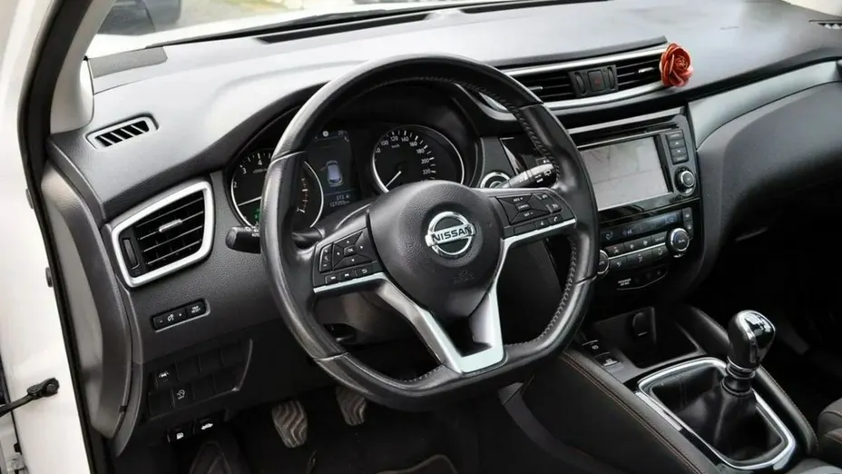 NISSAN Qashqai -