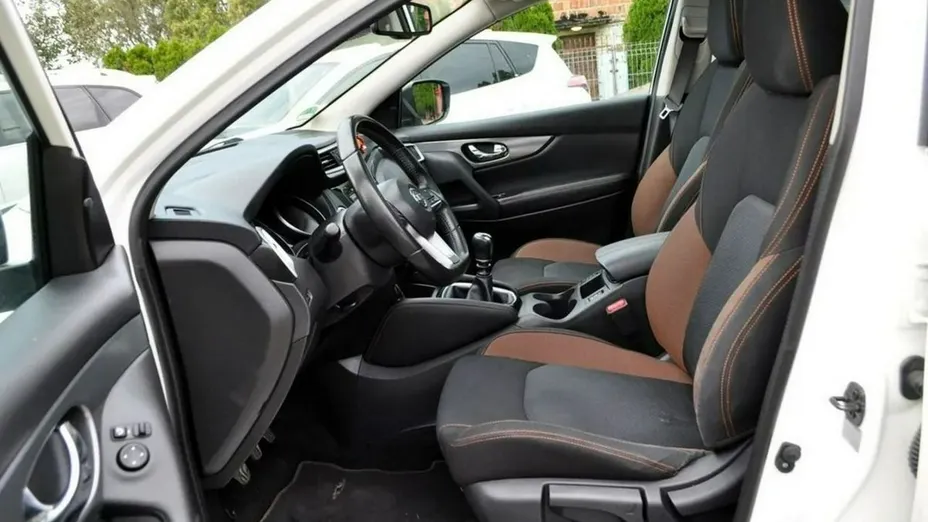 NISSAN Qashqai -