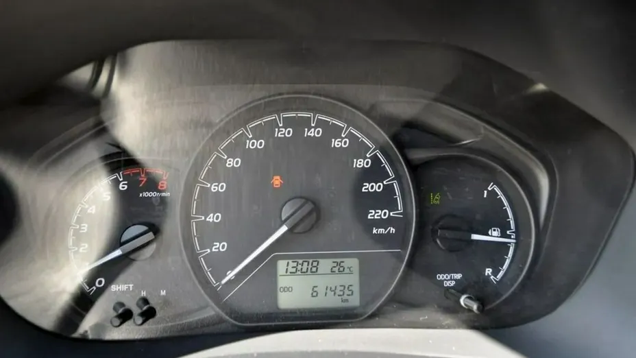 TOYOTA Yaris -