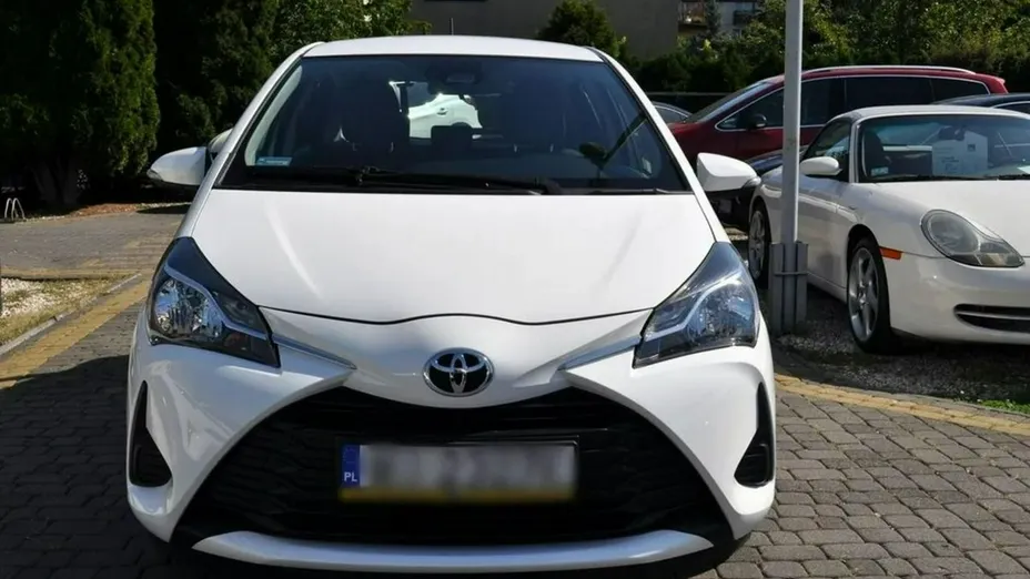 TOYOTA Yaris -