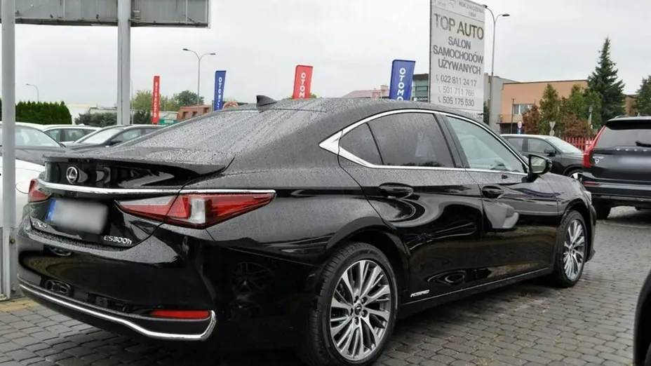 LEXUS ES -