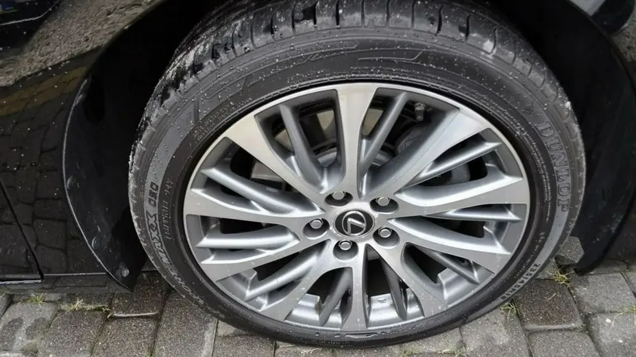 LEXUS ES -