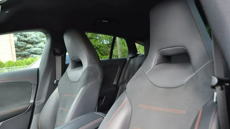 MERCEDES-BENZ CLA -