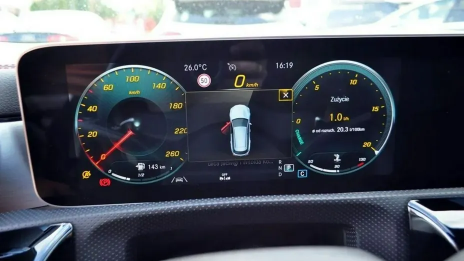 MERCEDES-BENZ CLA -