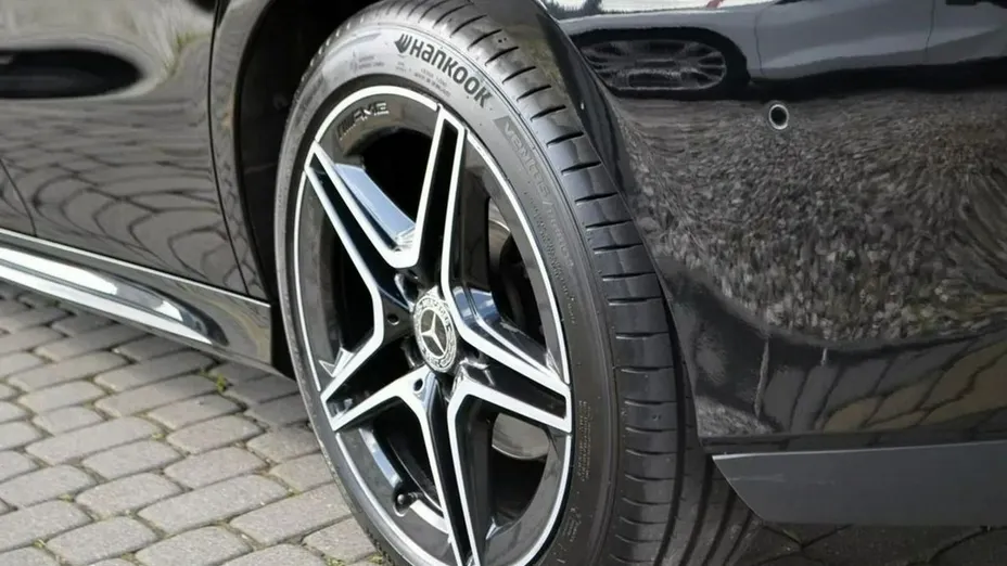 MERCEDES-BENZ CLA -