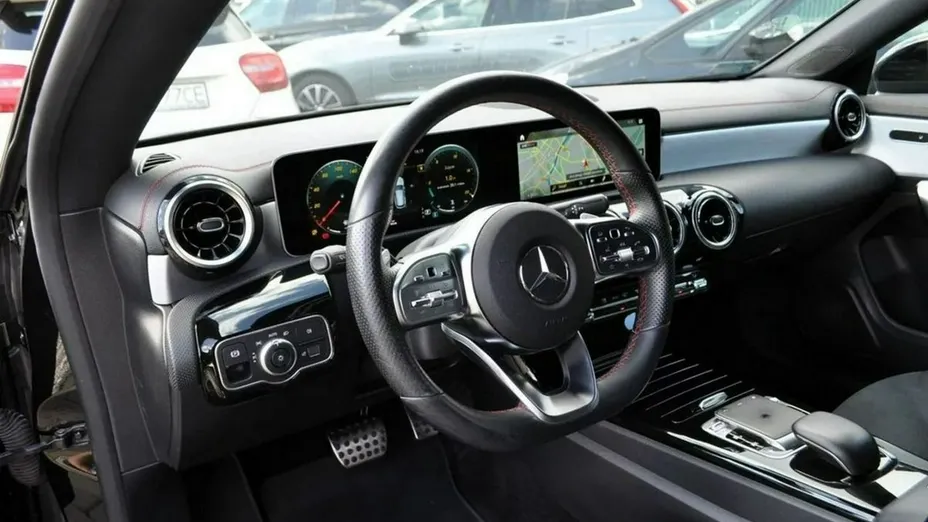 MERCEDES-BENZ CLA -