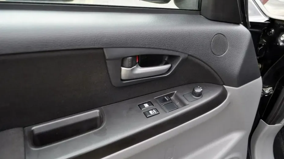 SUZUKI SX4 -