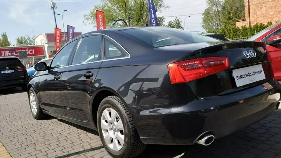 AUDI A6 -