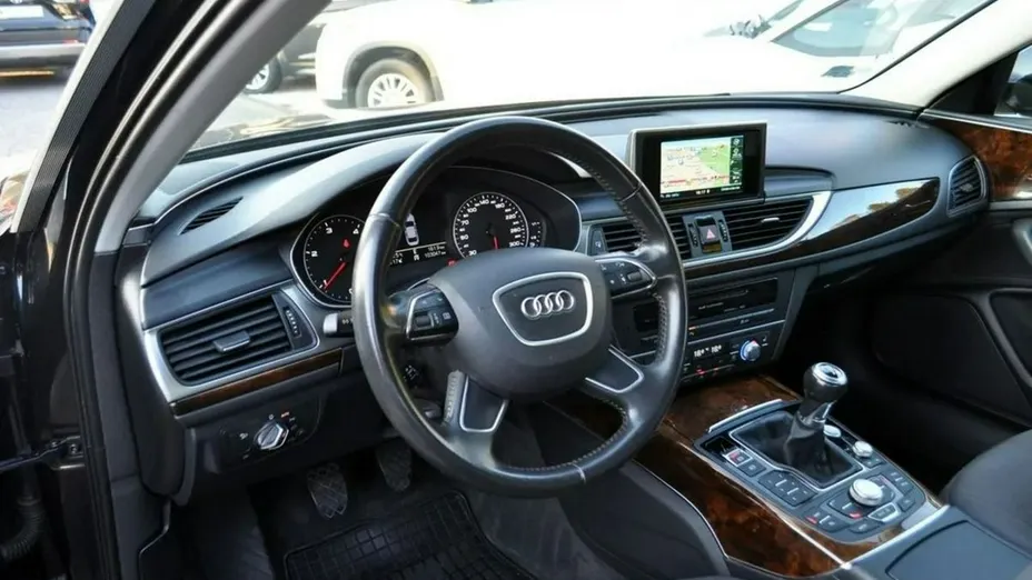 AUDI A6 -