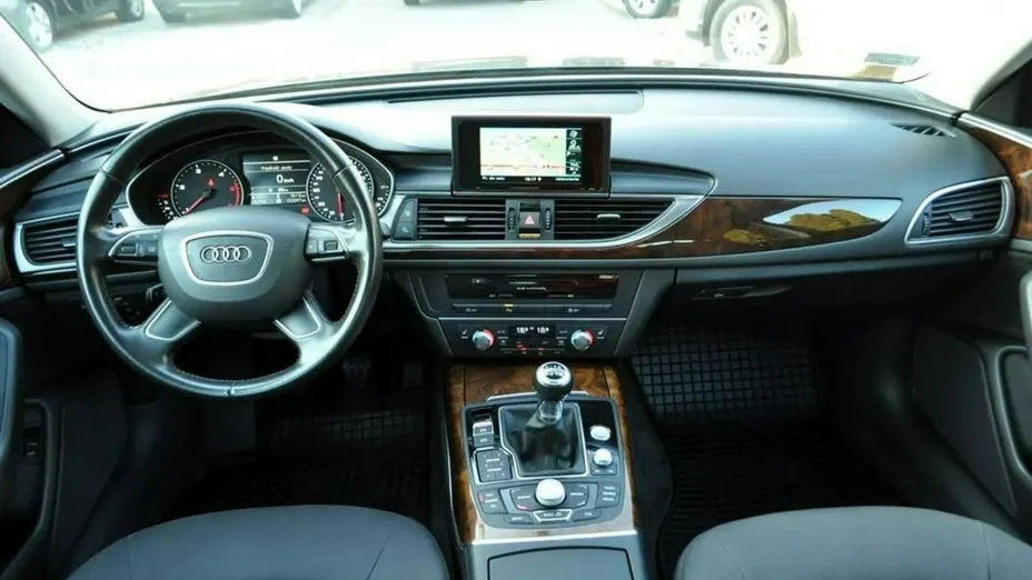 AUDI A6 -
