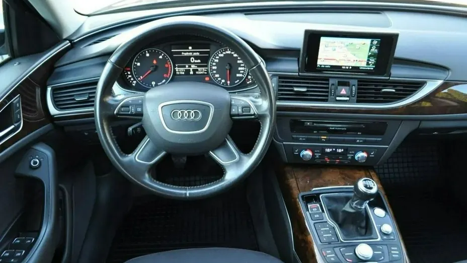 AUDI A6 -