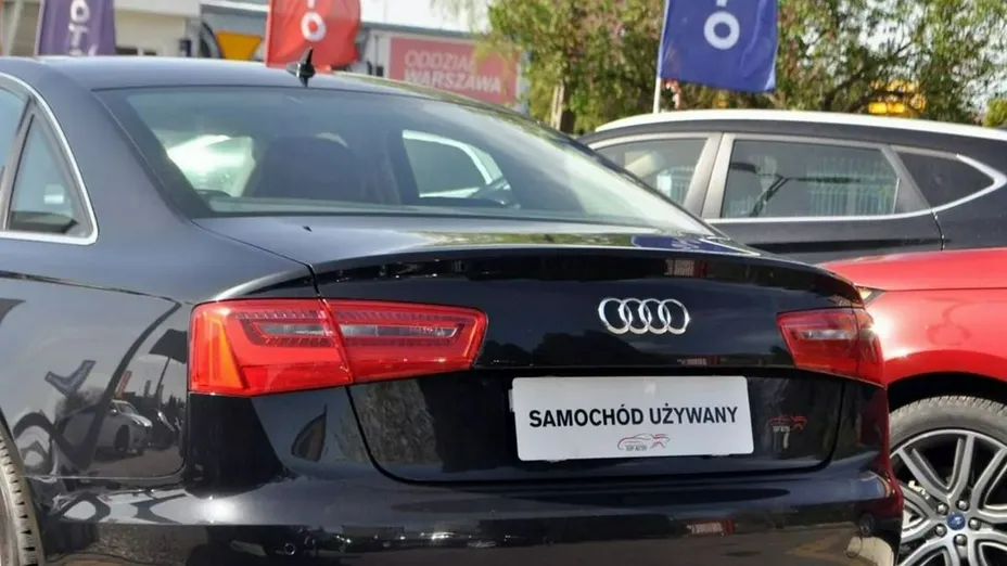 AUDI A6 -