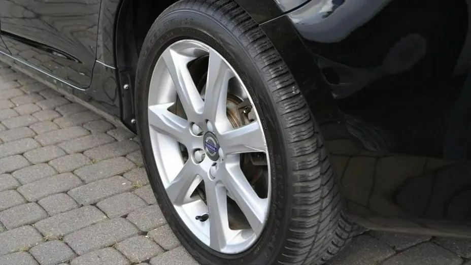 VOLVO S60 -