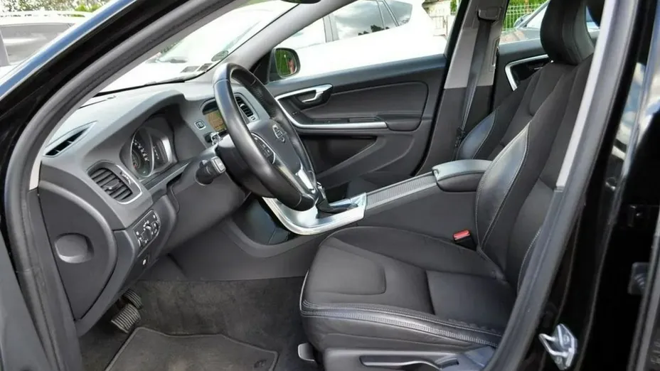 VOLVO S60 -