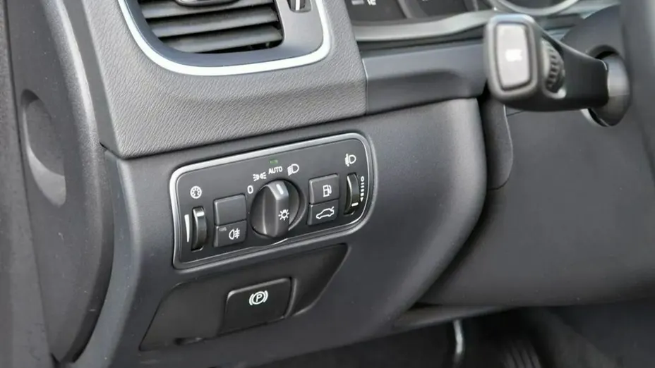 VOLVO S60 -