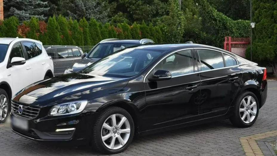 VOLVO S60 -