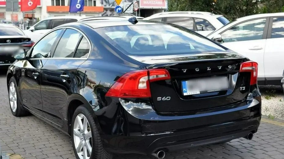 VOLVO S60 -