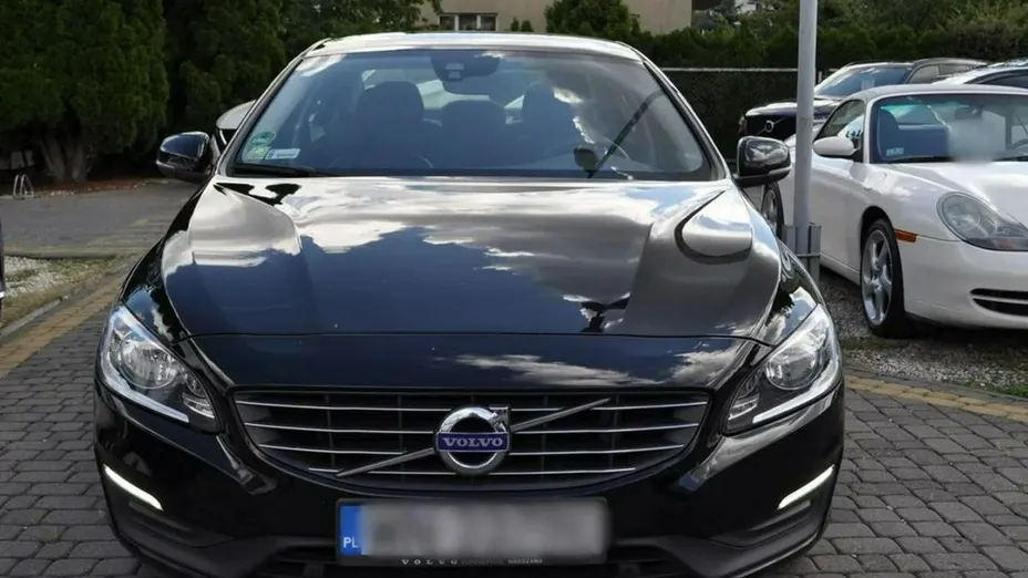 VOLVO S60 -