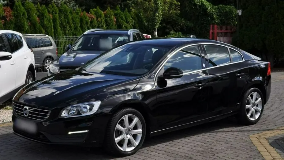 VOLVO S60 -
