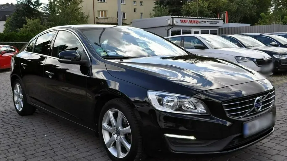 VOLVO S60 -