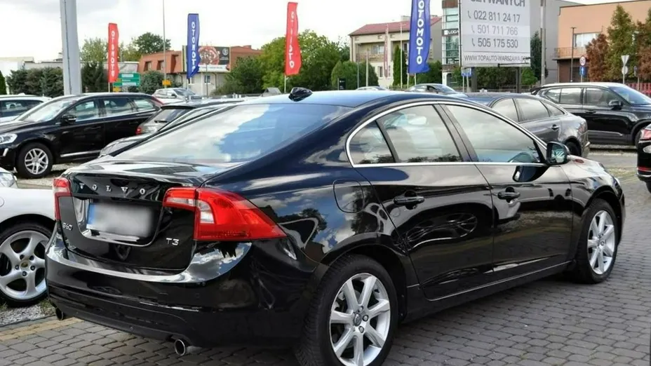 VOLVO S60 -
