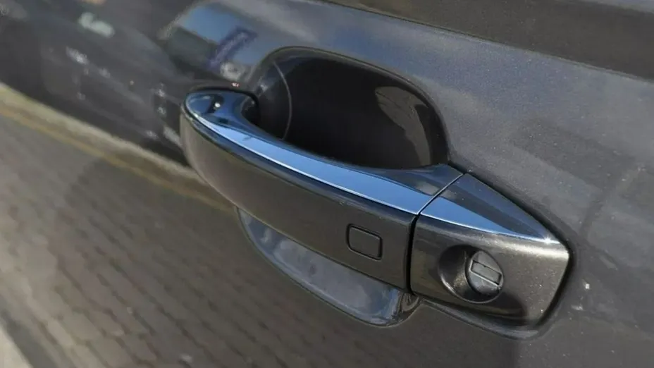 AUDI A6 -