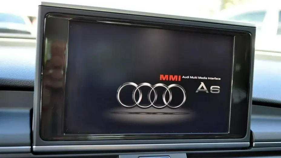 AUDI A6 -
